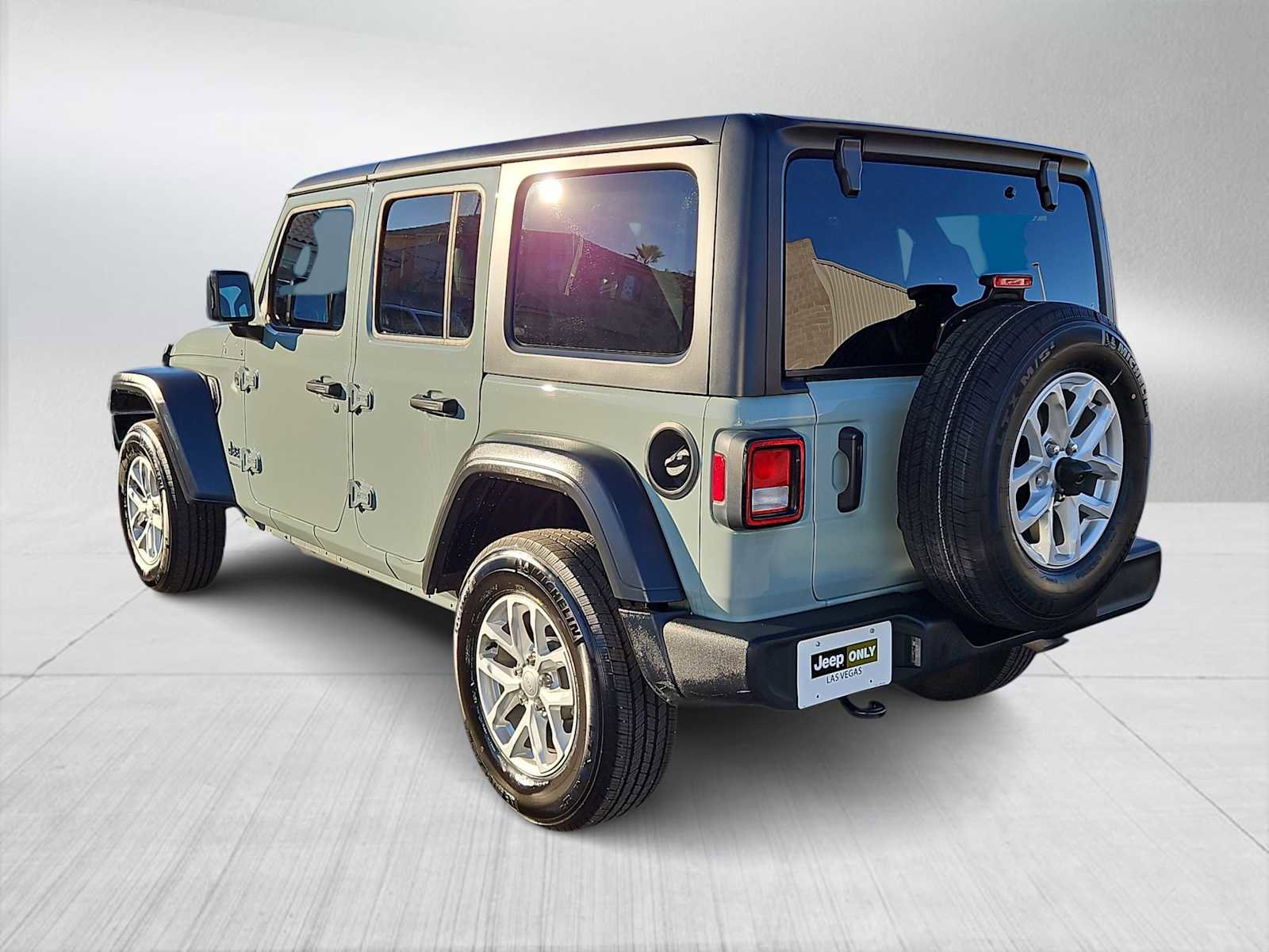 Used 2023 Jeep Wrangler Sport S image 6