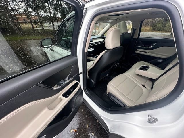 Certified 2025 Lincoln Corsair AWD w/ Equipment Group 101A image 21