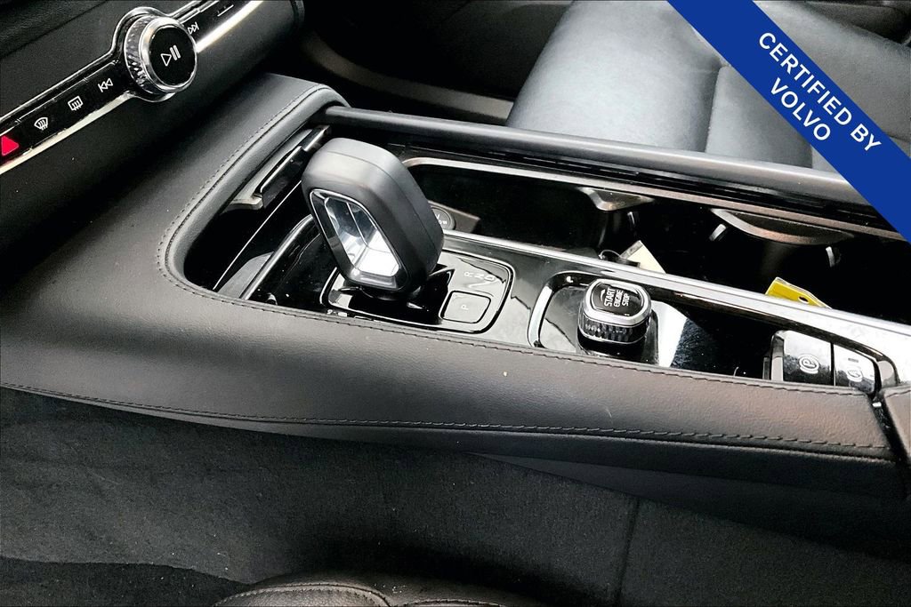 Used 2024 Volvo XC90 B5 Core w/ Protection Package Premier image 19