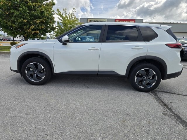 Used 2024 Nissan Rogue SV image 6