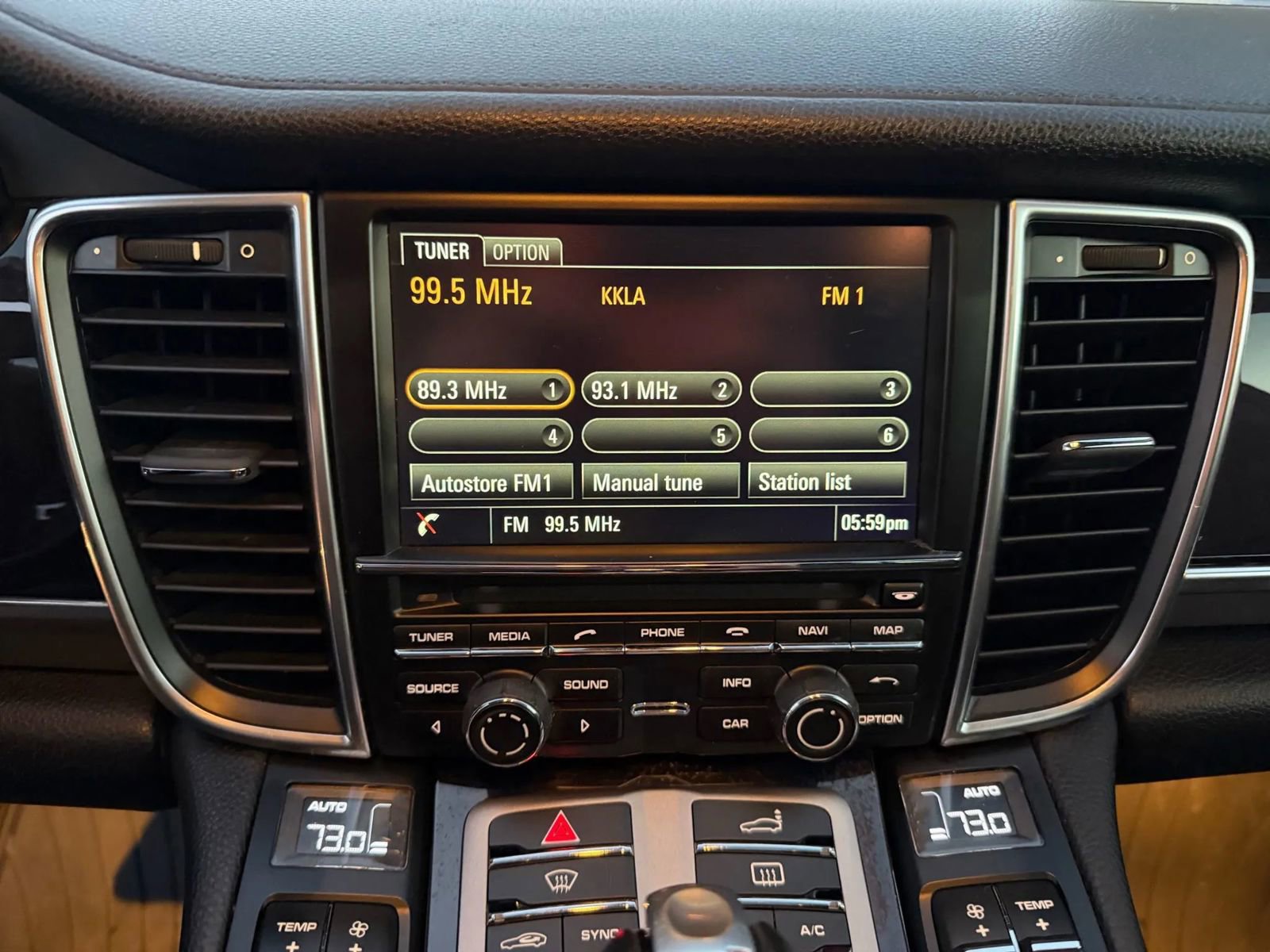 Used 2015 Porsche Panamera 4 AWD/4WD image 23