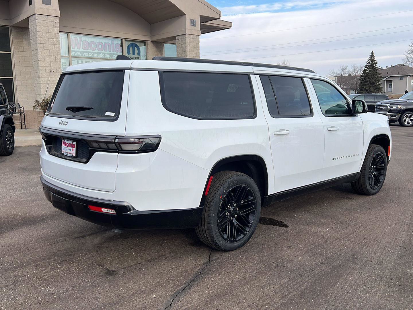 New 2026 Jeep Grand Wagoneer L Limited AWD/4WD image 7