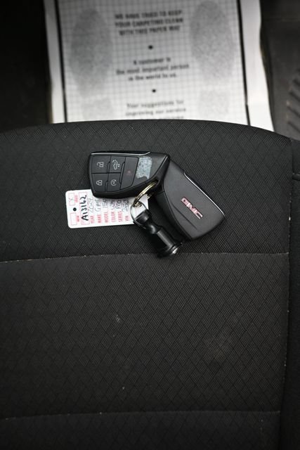 Used 2024 GMC Sierra 1500 Pro w/ Graphite Edition AWD/4WD image 9