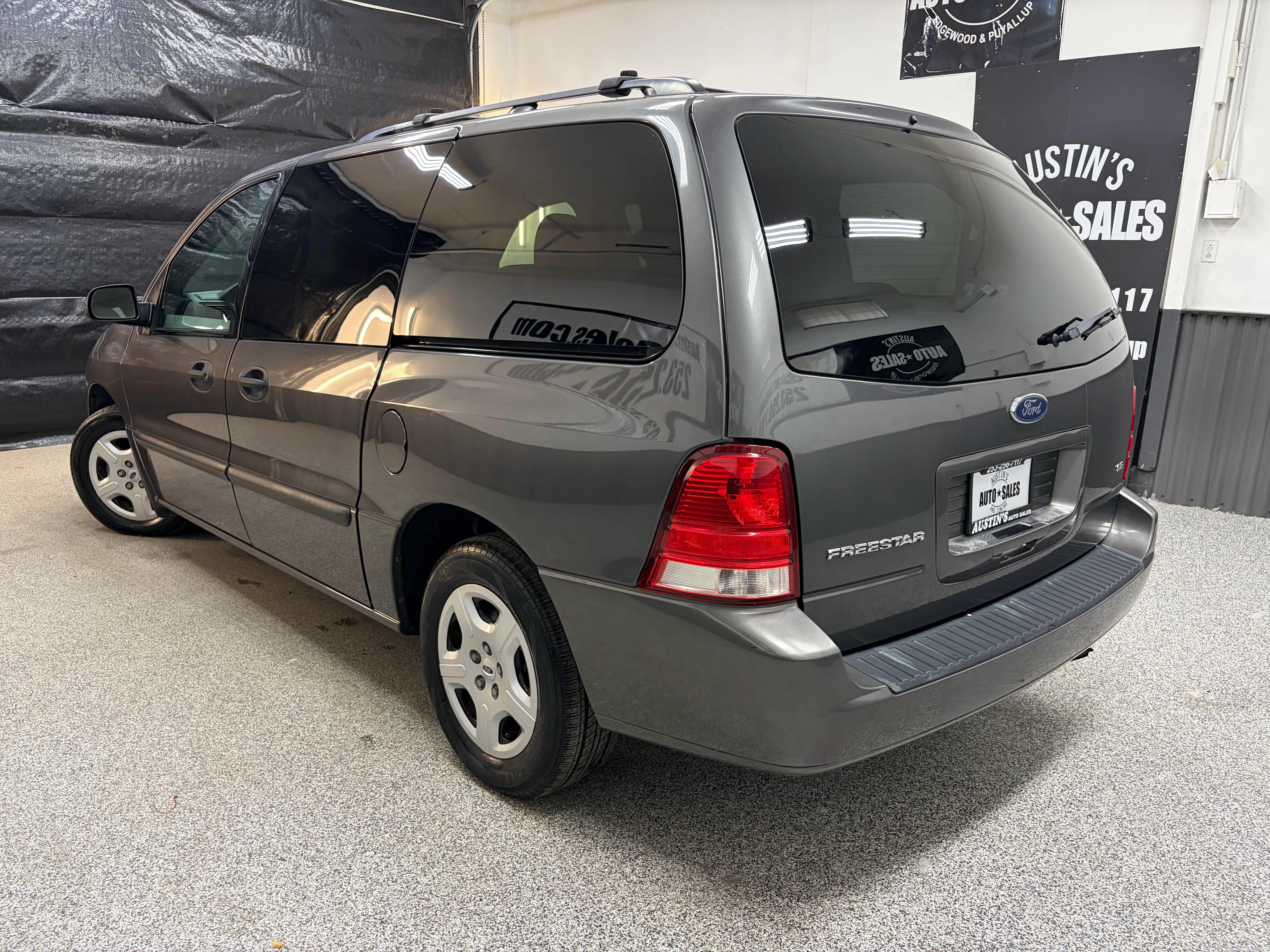 Used 2005 Ford Freestar SE FWD image 8