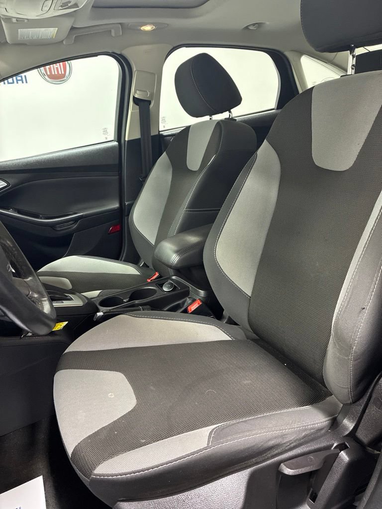 Used 2014 Ford Focus SE w/ SE Sport Package FWD image 10
