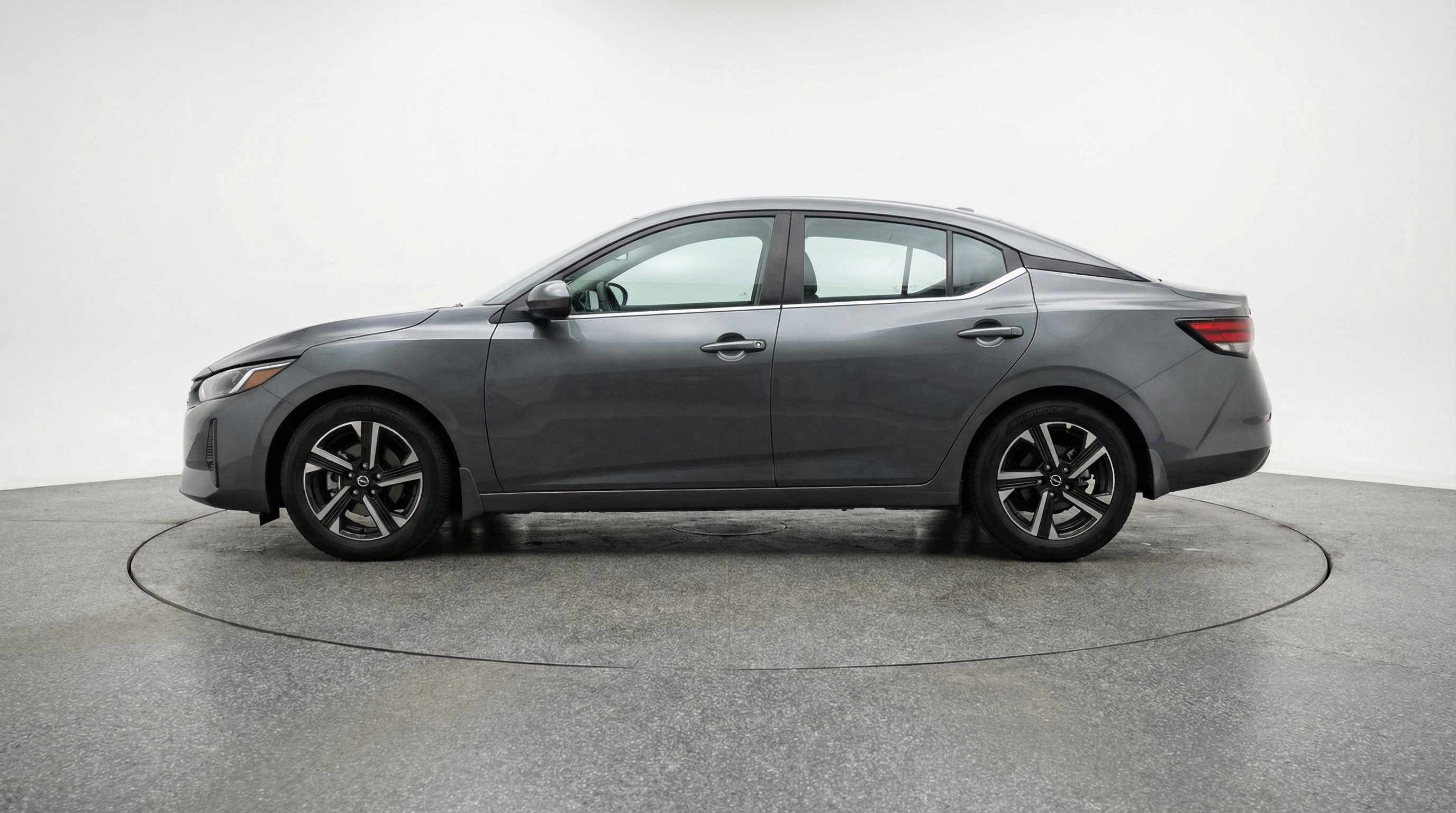 Used 2025 Nissan Sentra SV image 5