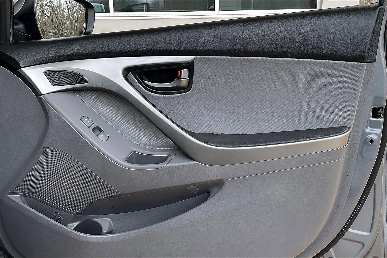 Used 2013 Hyundai Elantra GLS w/ Preferred Pkg image 26