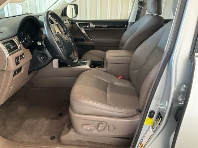 Used 2018 Lexus GX 460 w/ Navigation Package image 4
