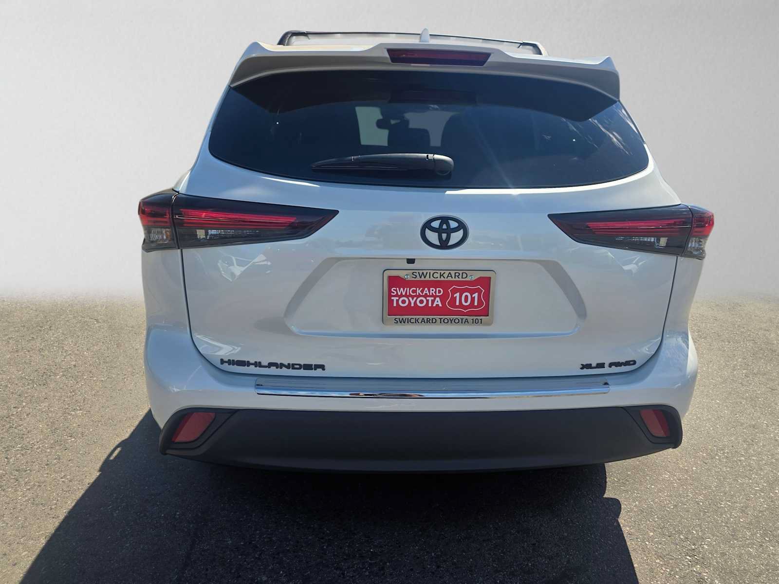 New 2026 Toyota Highlander XLE w/ Protection Package #3 (TMS) AWD/4WD image 4