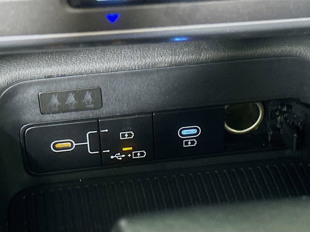 Used 2025 Hyundai Kona SEL FWD image 30