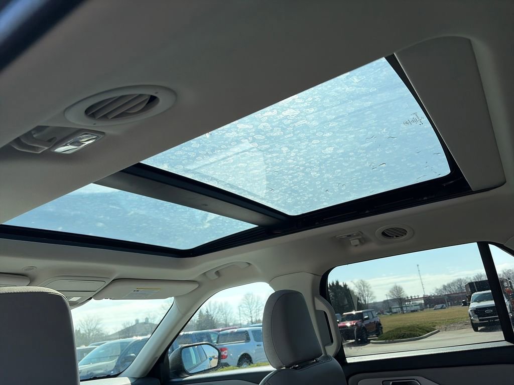 Used 2025 Ford Explorer Active w/ Active Comfort Package image 36
