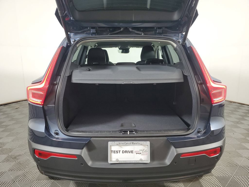 Certified 2026 Volvo XC40 B5 Core w/ Climate Package AWD/4WD image 11