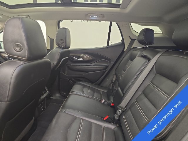 Used 2022 GMC Terrain Denali w/ Denali Premium Package AWD/4WD image 18