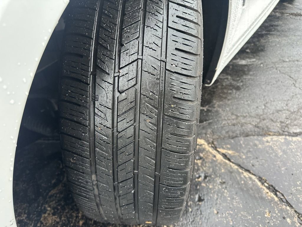 Used 2020 Genesis G70 2.0T image 37