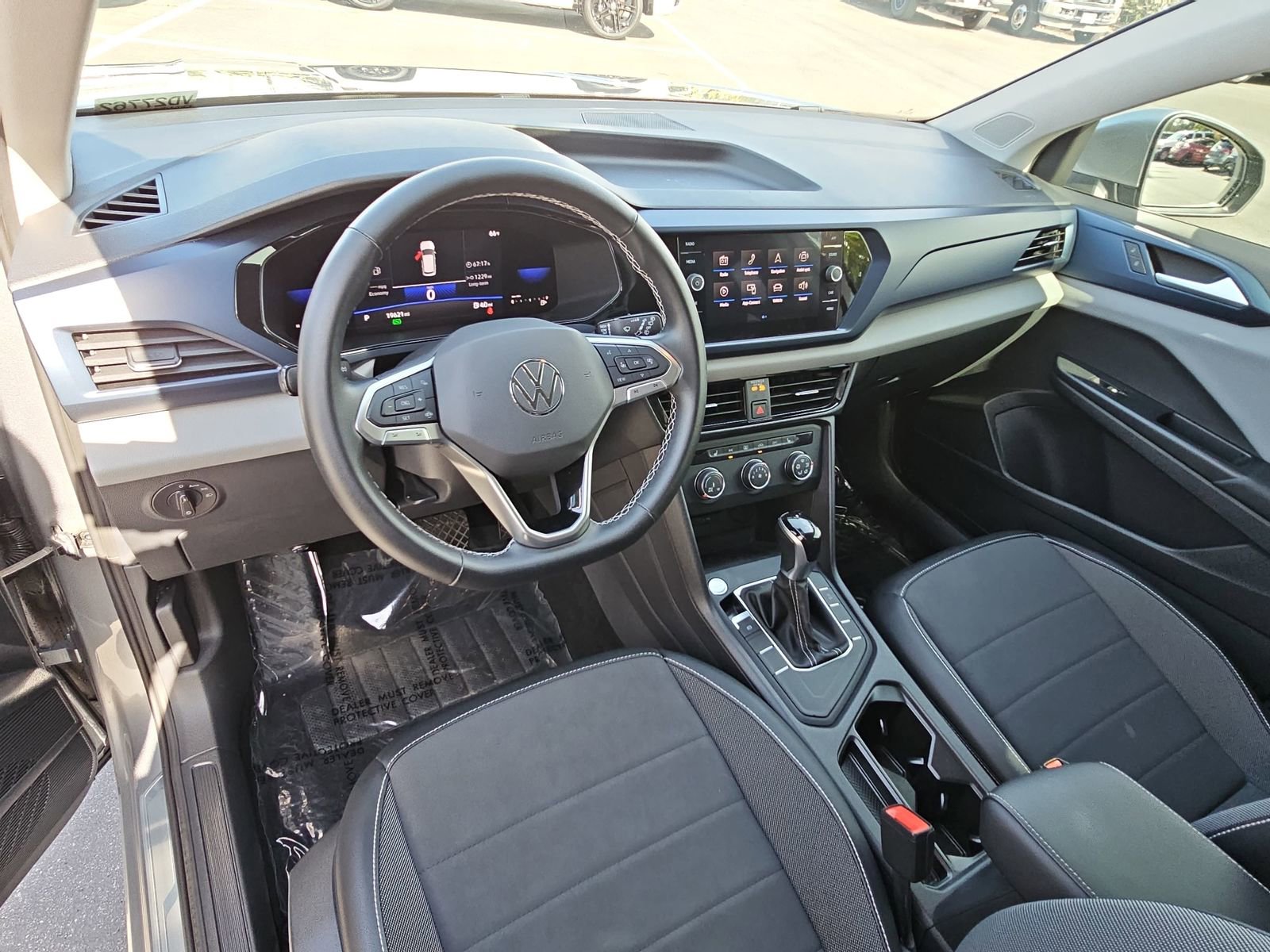 Used 2022 Volkswagen Taos SE image 15