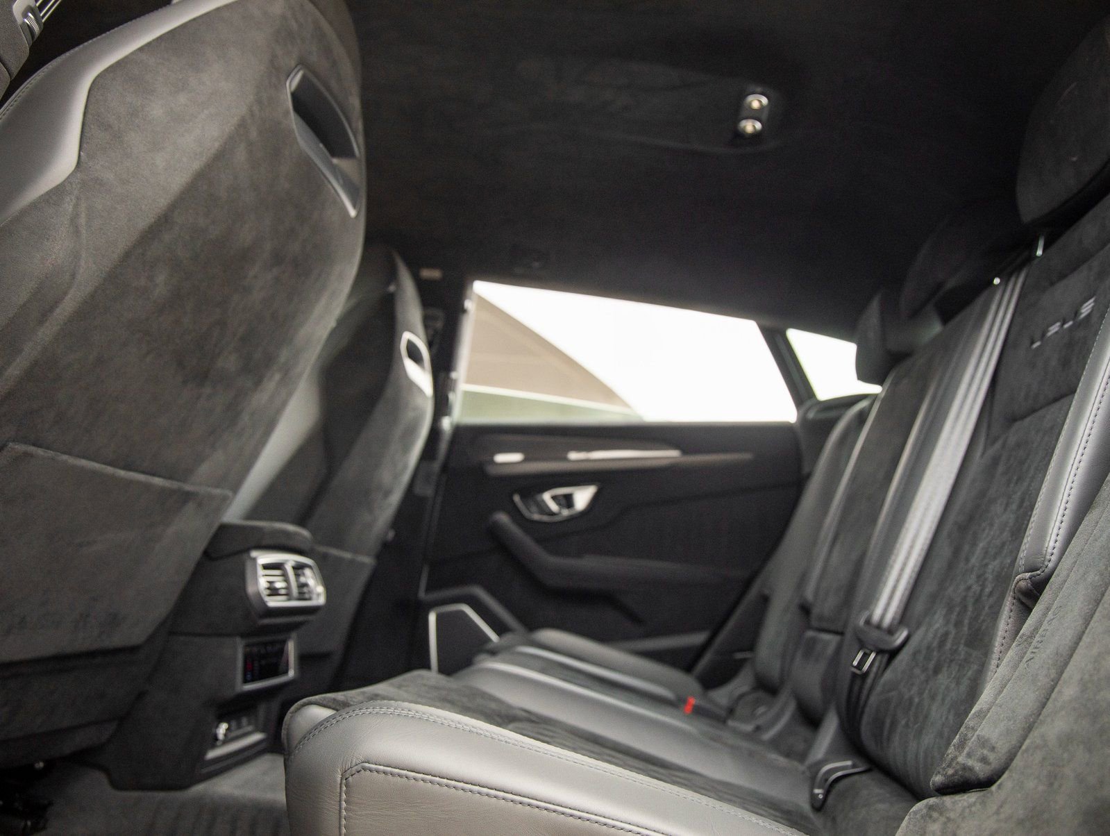 Used 2024 Lamborghini Urus Performante image 37