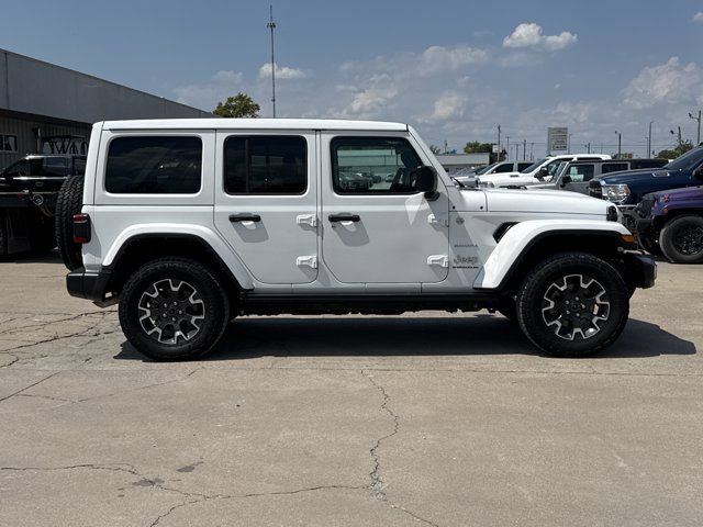 Used 2024 Jeep Wrangler Unlimited Sahara w/ Technology Group AWD/4WD image 2