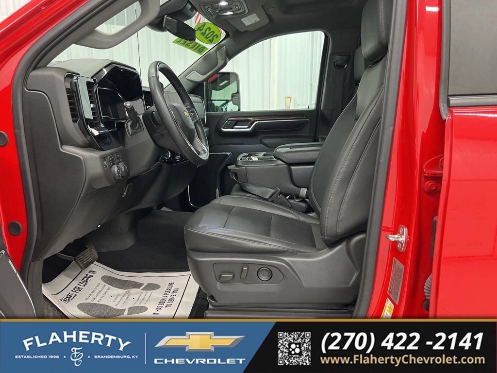Used 2024 Chevrolet Silverado 3500 LT w/ Convenience Package AWD/4WD image 9