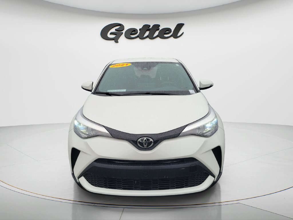 Used 2021 Toyota C-HR XLE FWD image 2