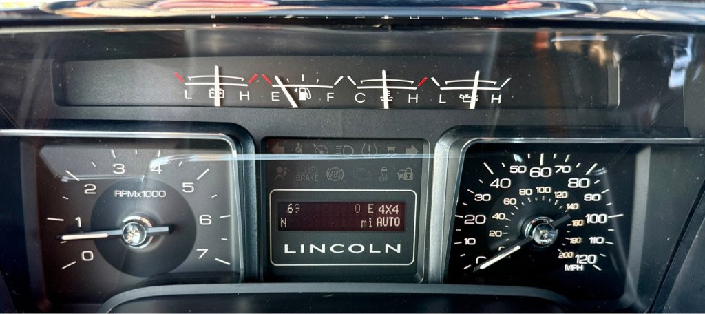 Used 2013 Lincoln Navigator L 4WD w/ HD Trailer Tow Pkg image 11