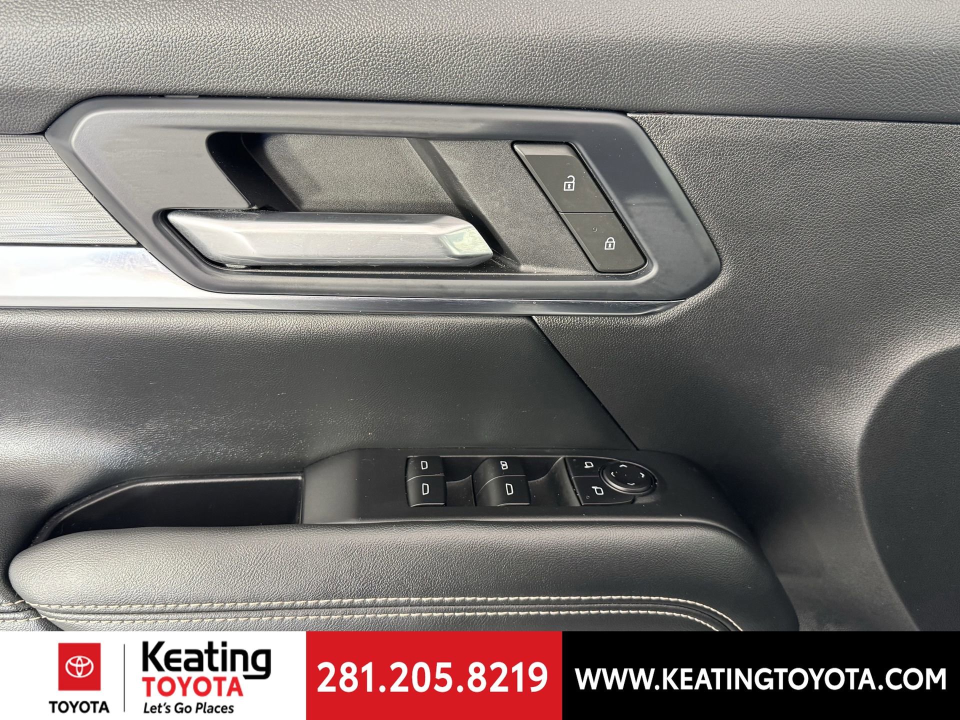 Used 2025 GMC Terrain Elevation FWD image 12