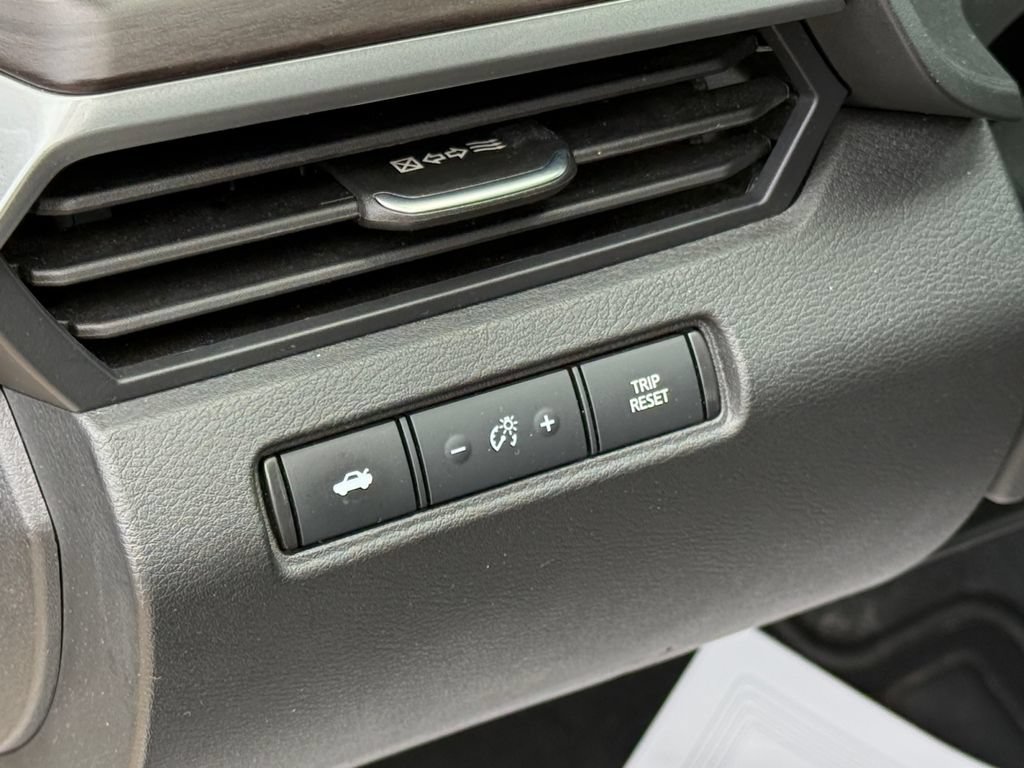 Used 2024 Nissan Altima 2.5 SV FWD image 18