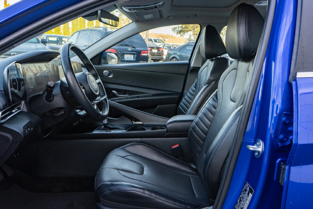 Used 2023 Hyundai Elantra Limited FWD image 27