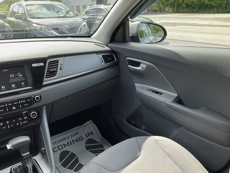 Used 2017 Kia Niro LX FWD image 14