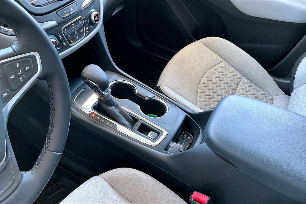 Used 2023 Chevrolet Equinox LT w/ Driver Convenience Package FWD image 5