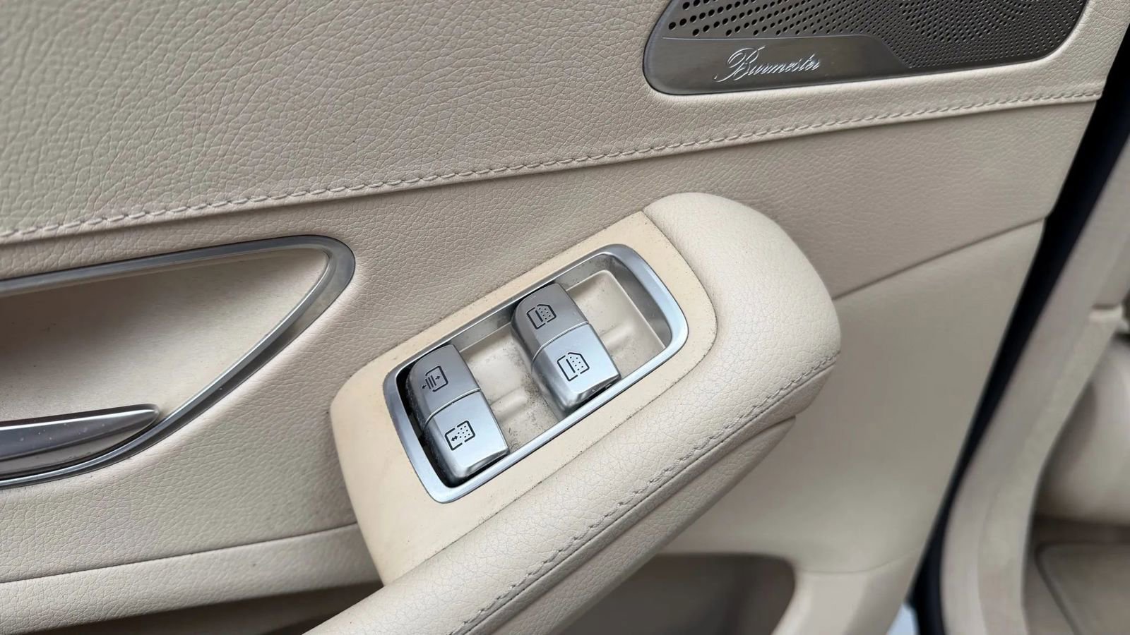 Used 2015 Mercedes-Benz S 550 4MATIC Sedan image 24