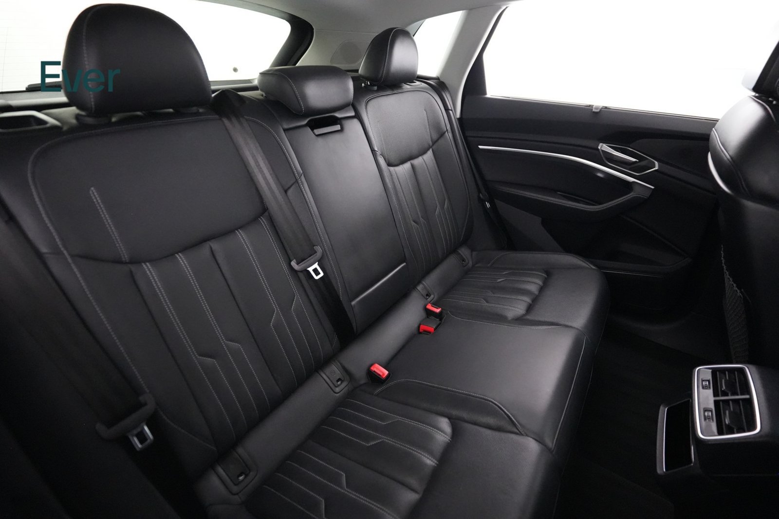 Used 2024 Audi Q8 e-tron Premium Plus w/ Prestige Package AWD/4WD image 5