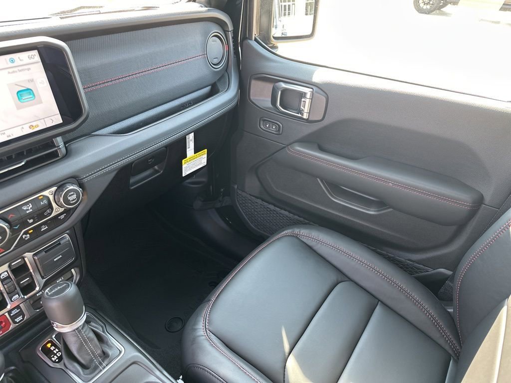New 2025 Jeep Gladiator Rubicon image 18