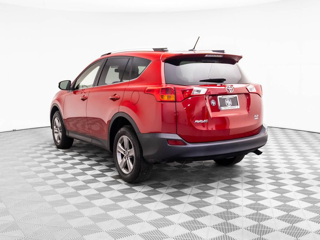 Used 2015 Toyota RAV4 XLE video 3