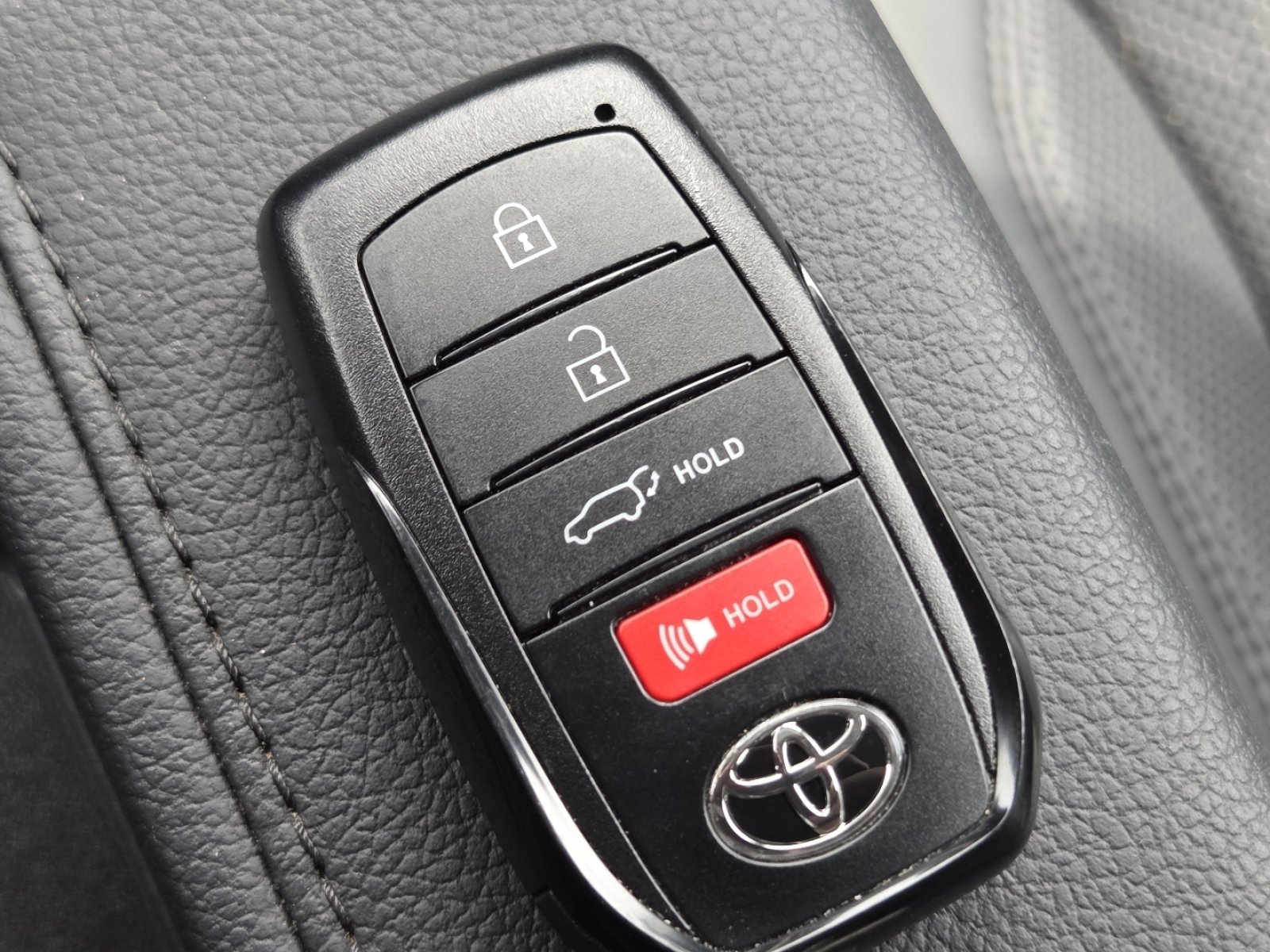 Used 2024 Toyota Sequoia SR5 w/ SR5 Premium Package AWD/4WD image 39