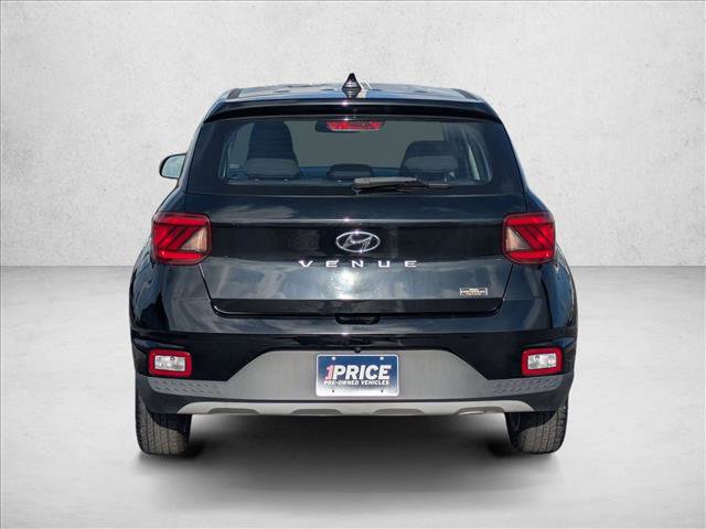 Used 2021 Hyundai Venue SE FWD image 6