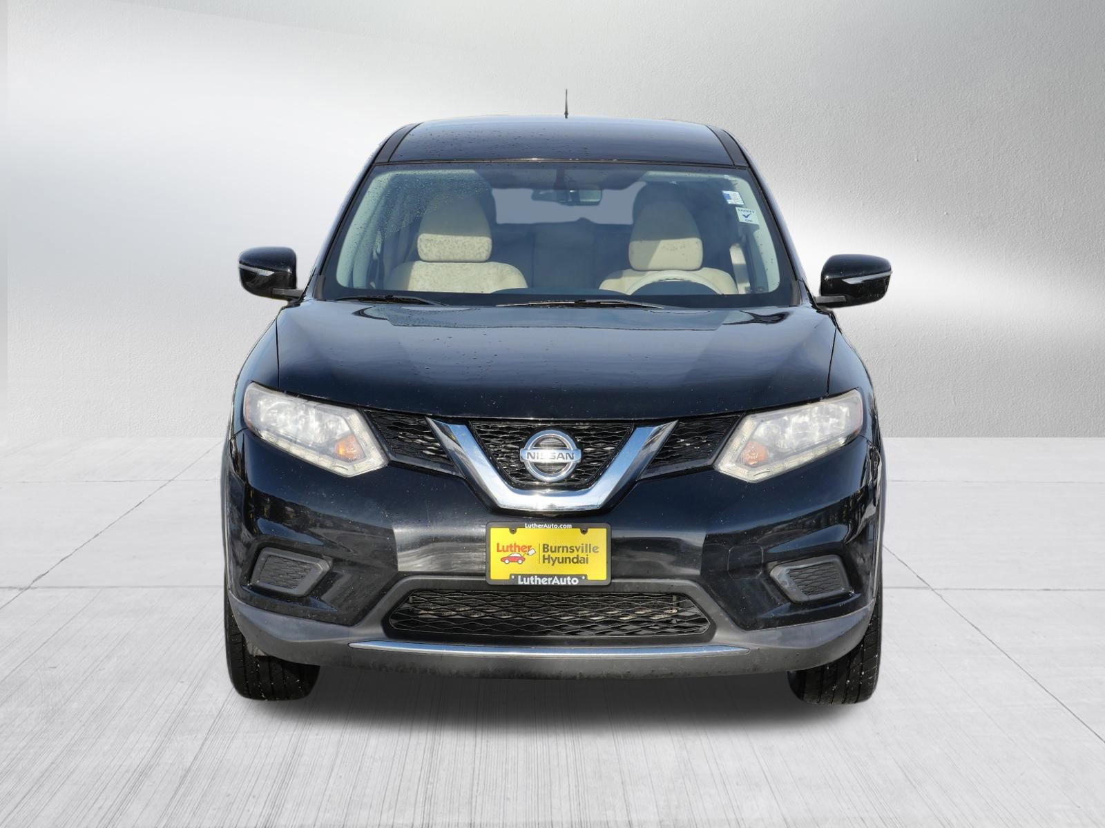 Used 2015 Nissan Rogue S image 2