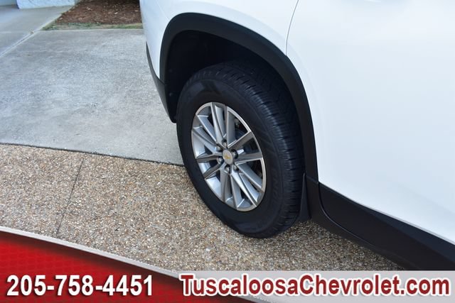 Used 2023 Chevrolet Traverse LT FWD image 17