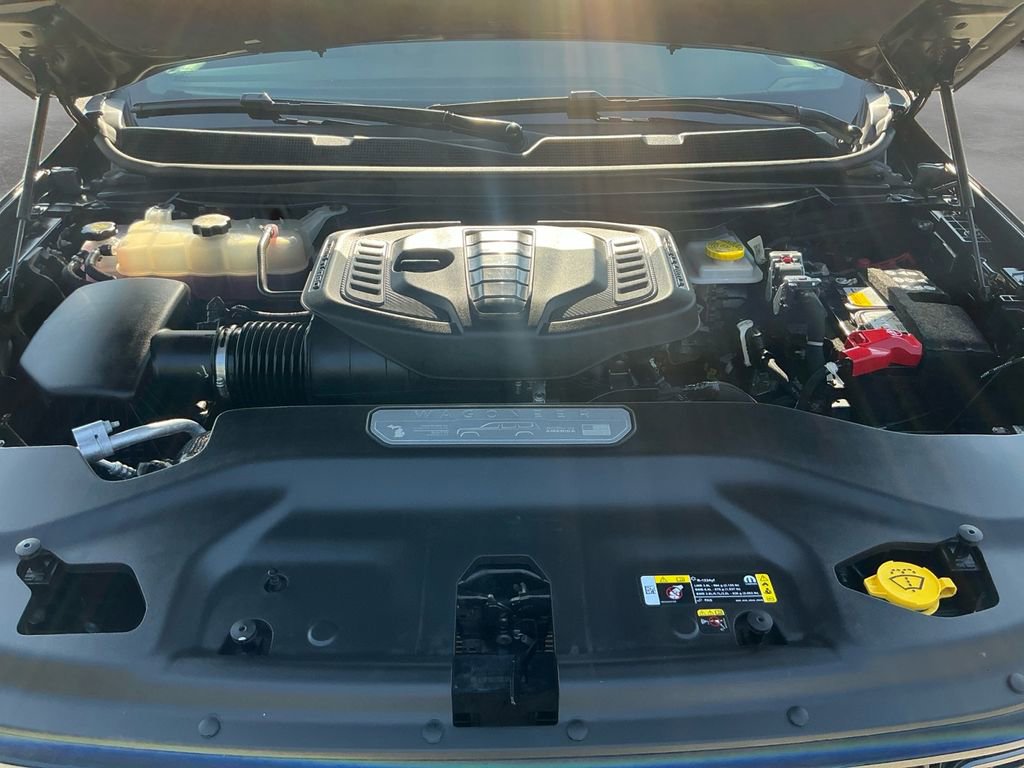 Used 2025 Jeep Wagoneer Series II w/ Premium Group I image 18