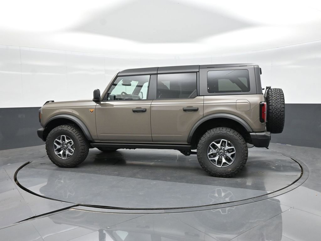 Used 2025 Ford Bronco Badlands image 4