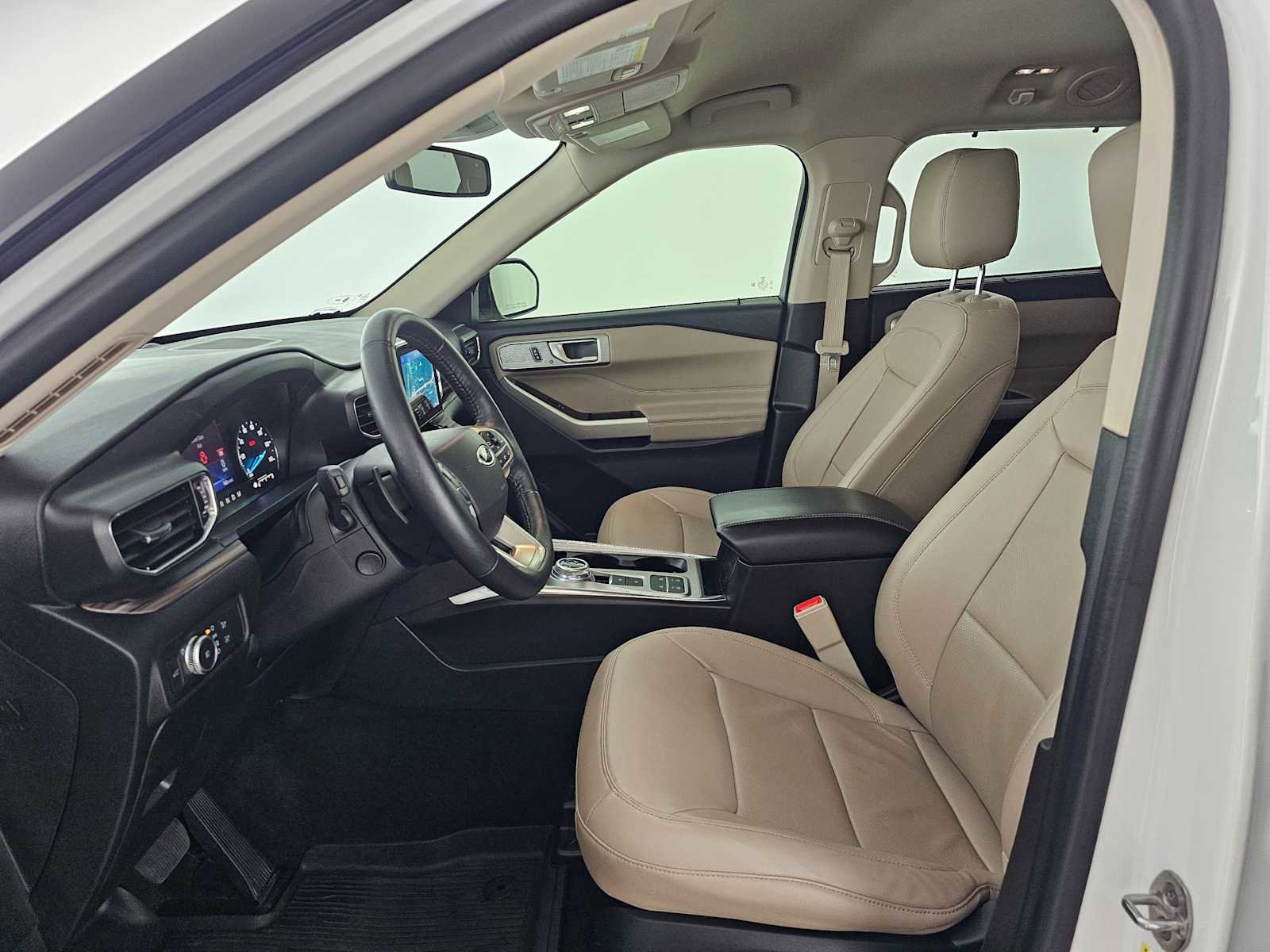 Used 2021 Ford Explorer Limited image 22