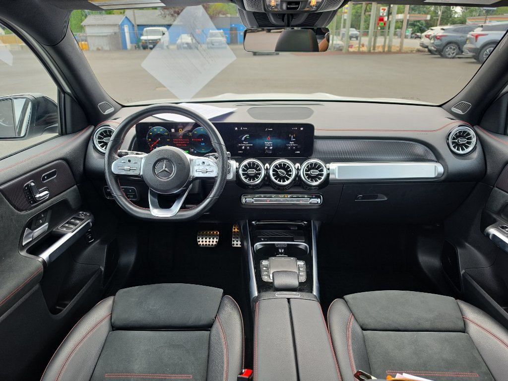 Used 2023 Mercedes-Benz EQB 300 4MATIC image 23