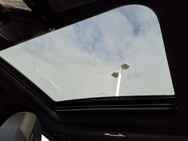 Used 2022 BMW 330i xDrive Sedan w/ Premium Package 2 image 20