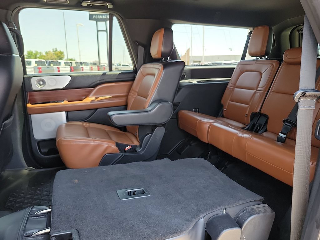 Used 2020 Lincoln Navigator L Reserve w/ Luxury Package AWD/4WD image 19