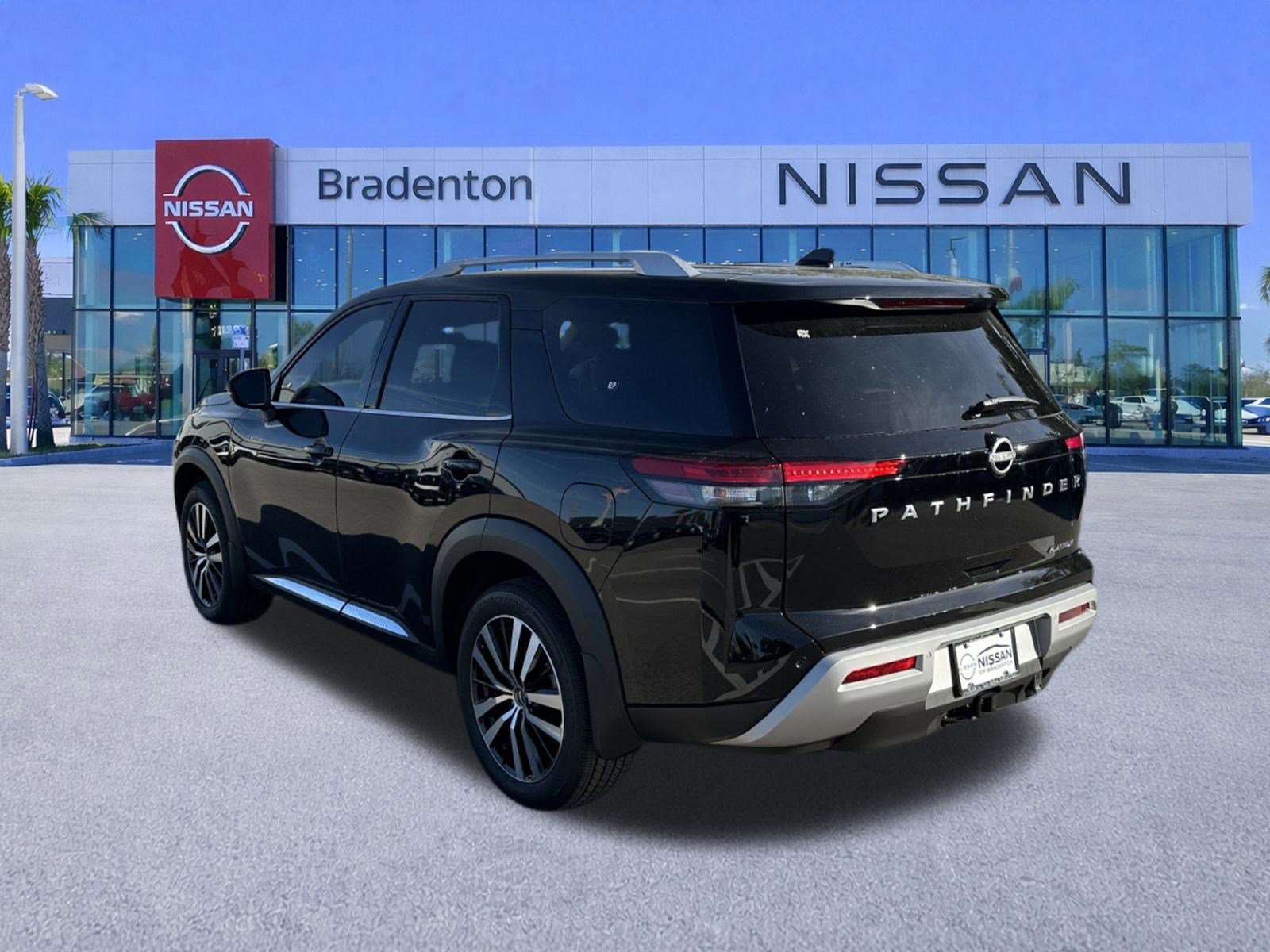 New 2025 Nissan Pathfinder Platinum w/ Lighting Package (N92) image 4