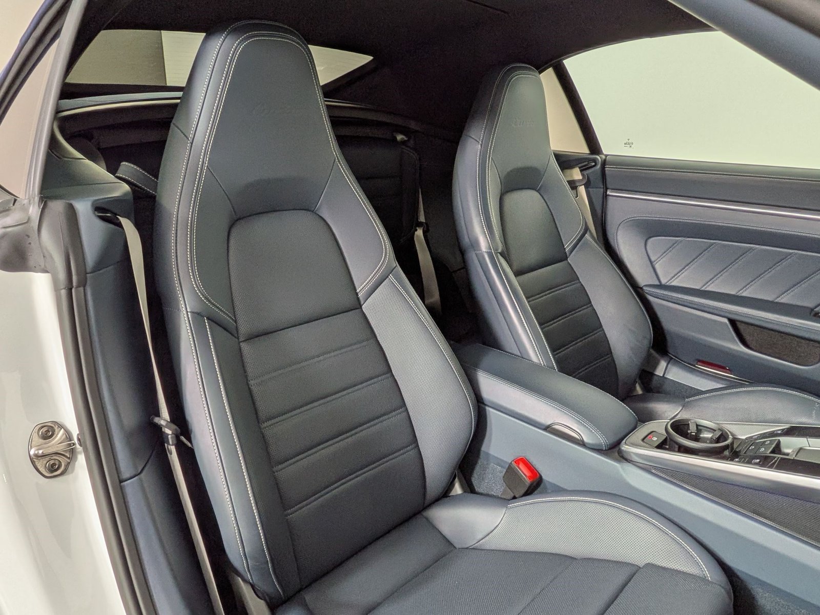 Certified 2024 Porsche 911 Turbo AWD/4WD image 23