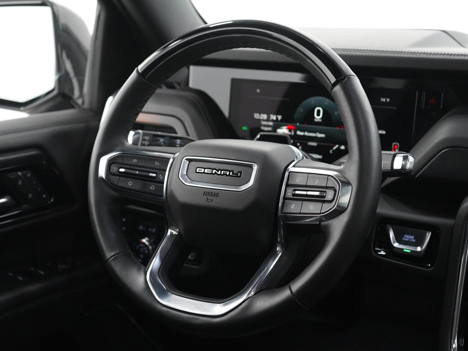 Used 2025 GMC Yukon Denali w/ Denali Reserve Package AWD/4WD image 16