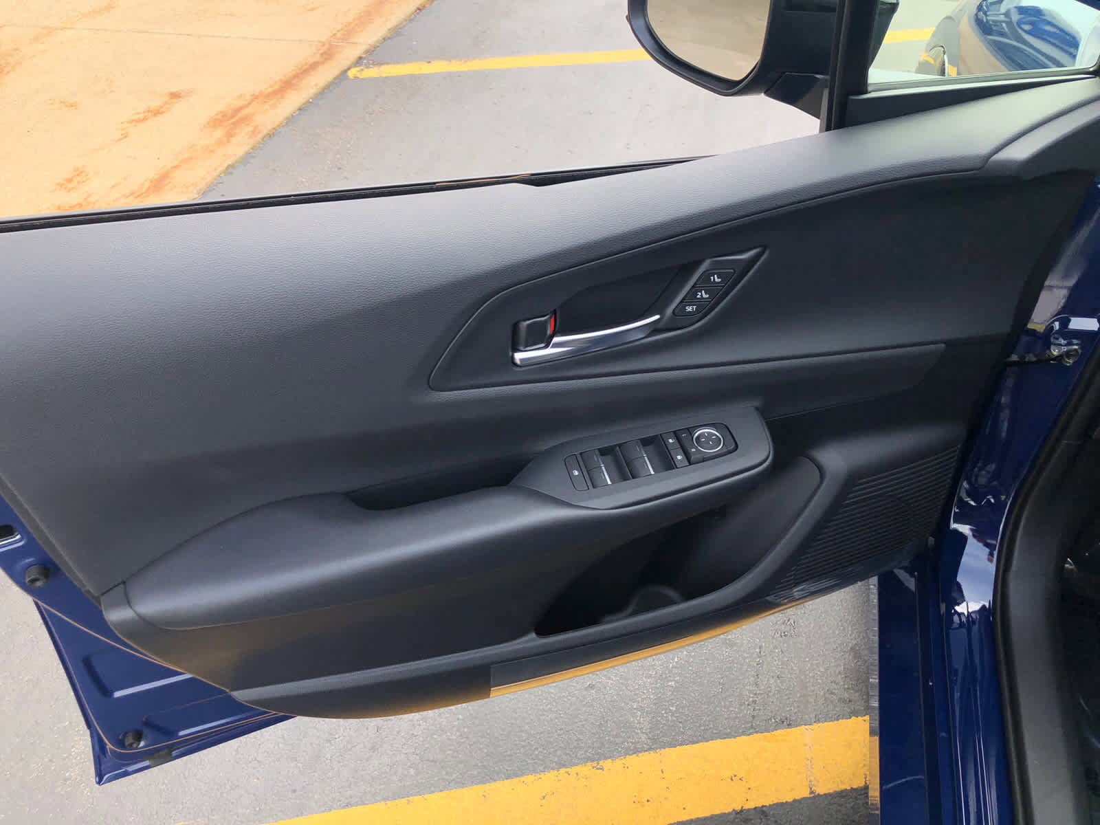 New 2026 Toyota Prius Plug-In Hybrid FWD image 8