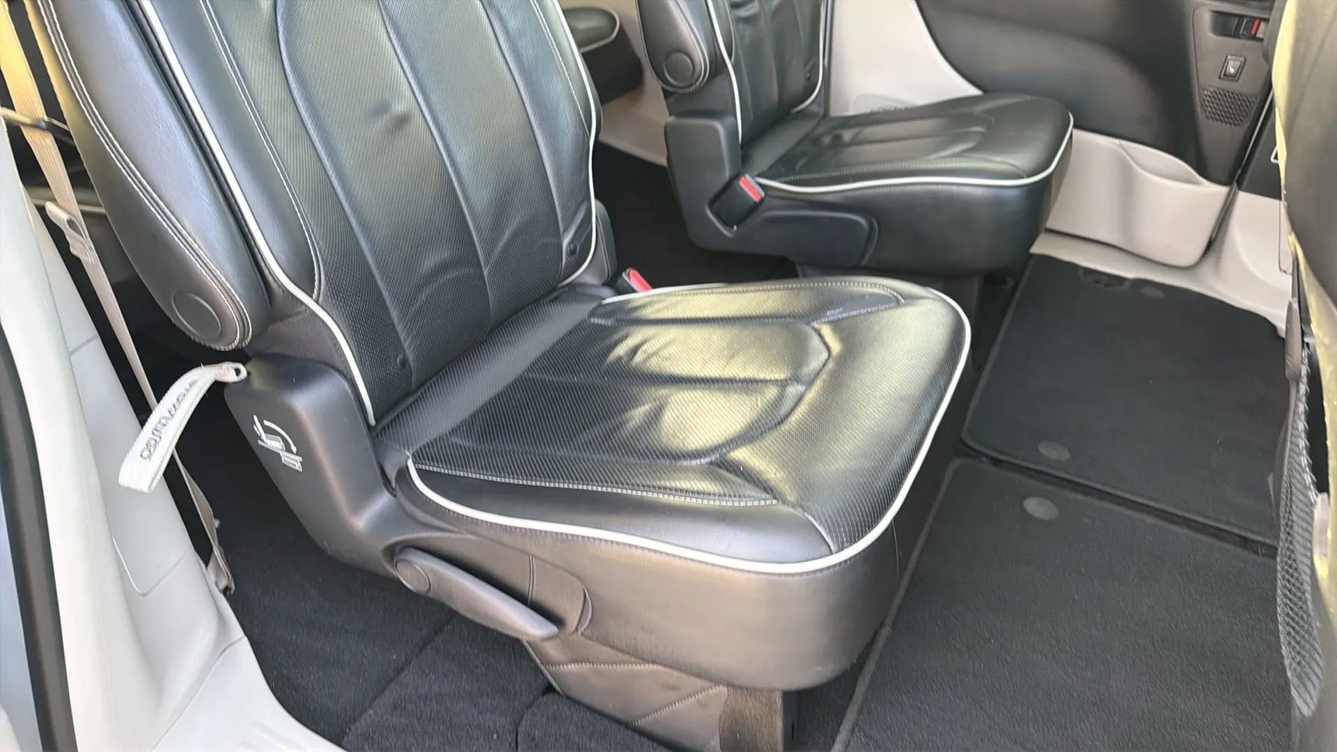 Used 2022 Chrysler Pacifica Limited image 68