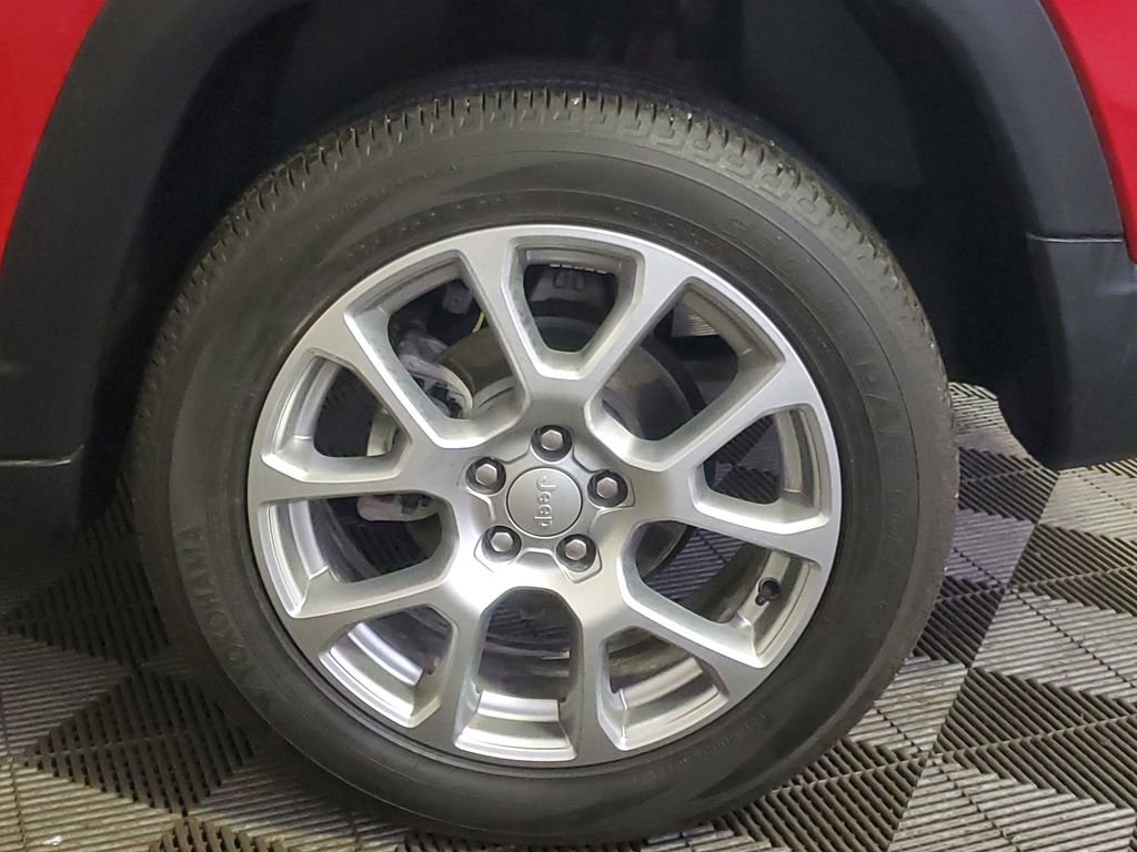 Used 2024 Jeep Compass Latitude image 5