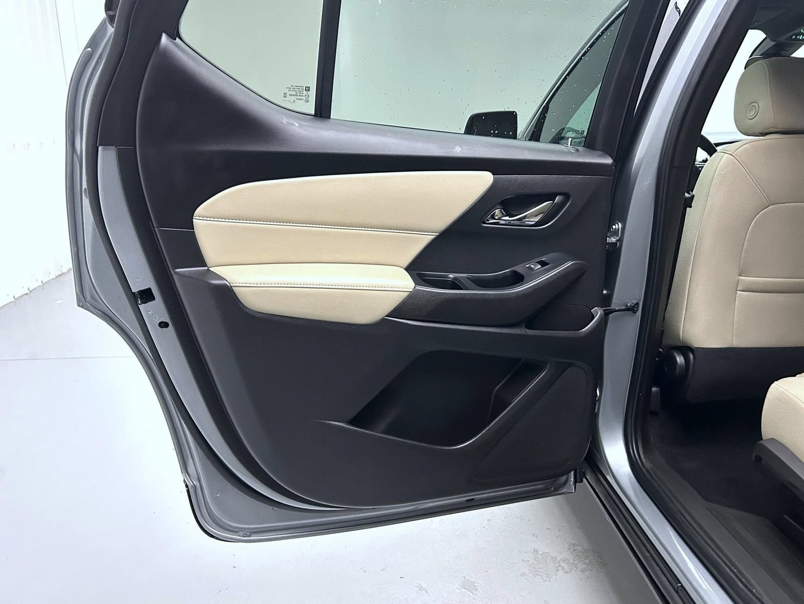 Used 2023 Chevrolet Traverse LS w/ LPO, Cargo Package AWD/4WD image 21